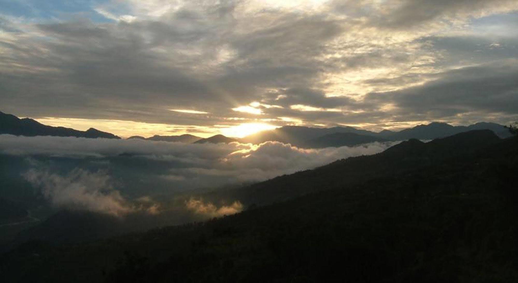 Sarangkot Sherpa Resort P Ltd Похара Екстериор снимка